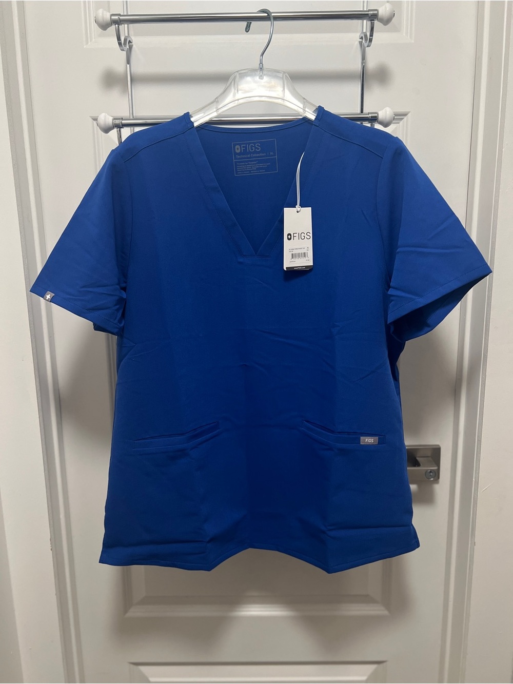 FIGS Women's V-Neck Casma Scrub Top